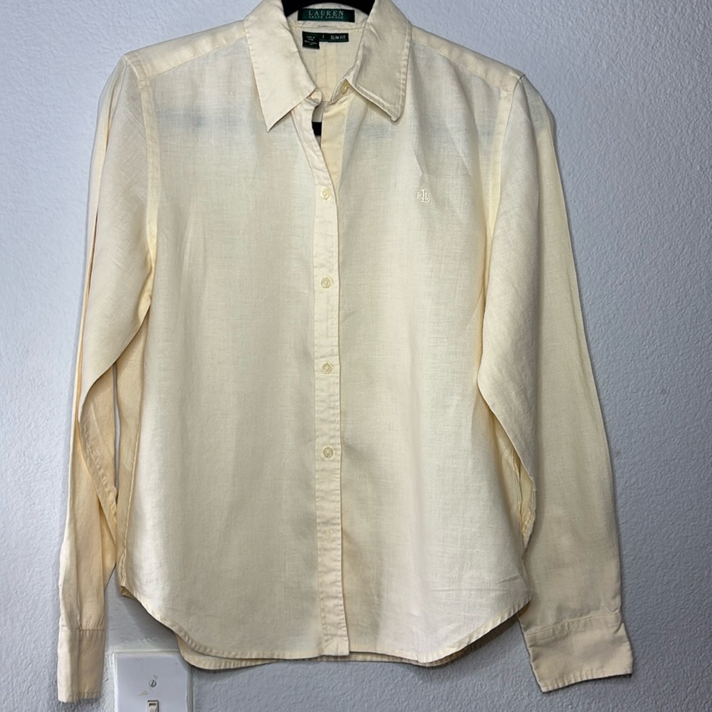 Lauren Ralph Lauren 100 % Linen Button Down Size Small
Slim Fit